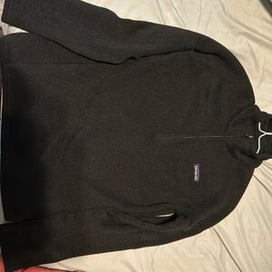 Patagonia women’s quarter zip, color black